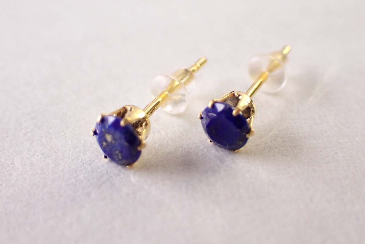 ラピスラズリピアス　約4mm　[E10-5]