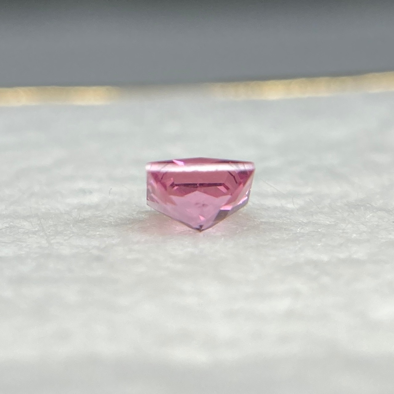 プリンセスなスピネル 約3.4*2.2mm r-0312
