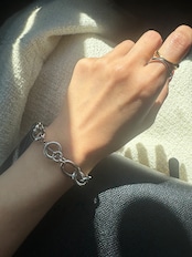 モードチェーンブレスレット