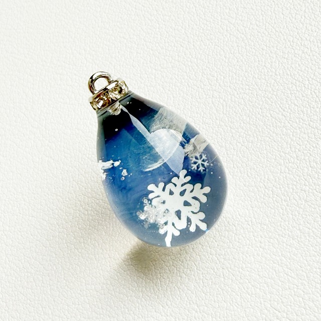 冬の雪月夜　卵キーホルダーorネックレス　ゴールド