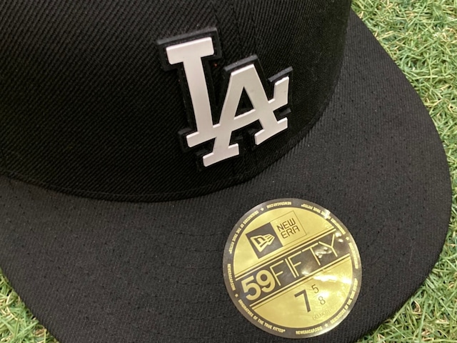 X-LARGE × NEW ERA × LA DODGERS CAP 60.6cm BLACK 10KC3536