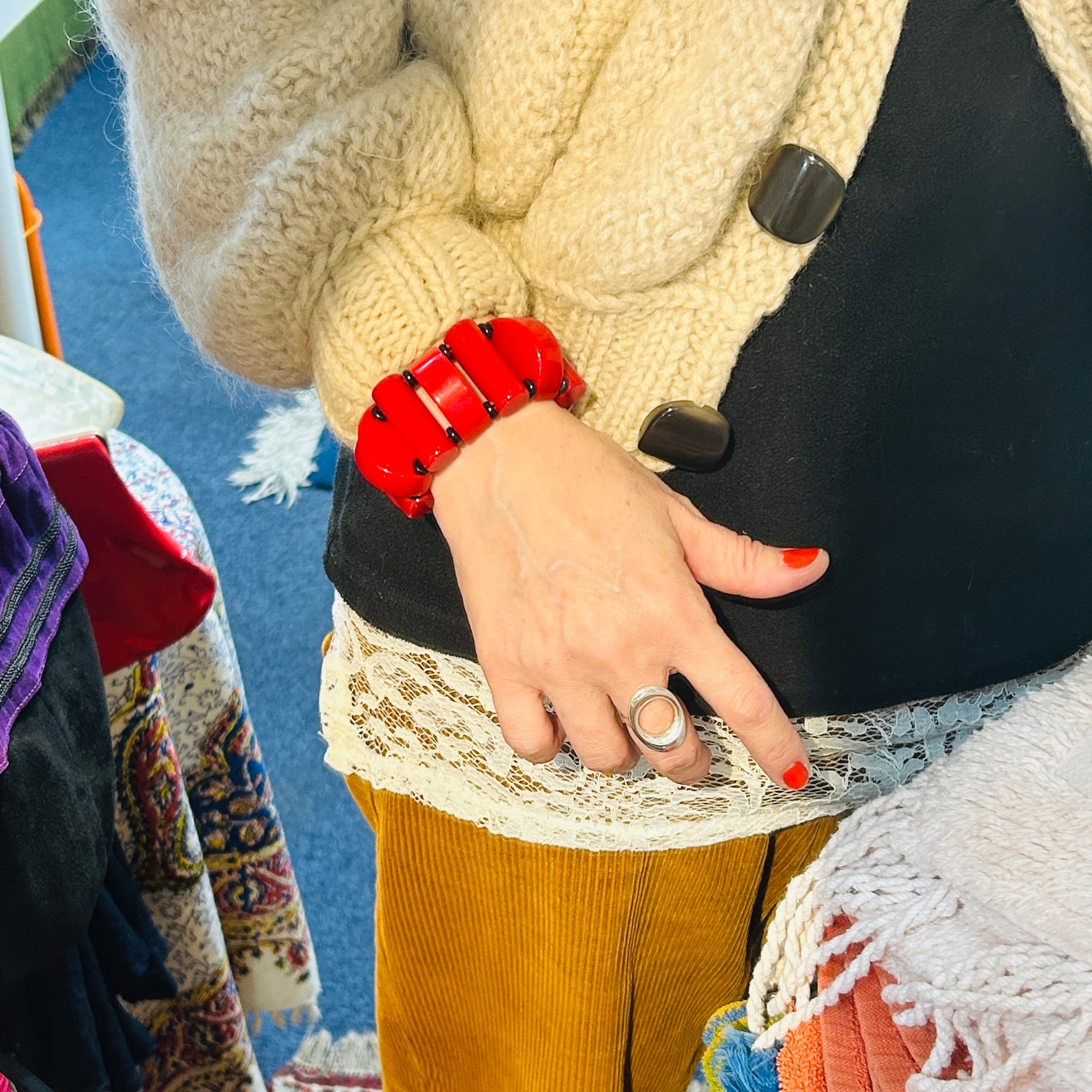 BAKELITE チェリーレッドベークライト STRETCHブレスレット | Milo