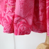 フラダンス 衣装 パウスカート ピンク系 プルメリア柄 モンステラ柄 ハワイアンプリント アロハ フラ ダンス レッスン 練習 シングル スカート フレア 華やか 鮮やか かわいい おしゃれ 軽やか ふんわり ピンク フラダンス衣装 練習着 フラダンス用 スカート 練習用 ピンクフラダンス トロピカル かわいいプリント レッスン用 お洒落 ふんわり感 おしゃれなデザイン