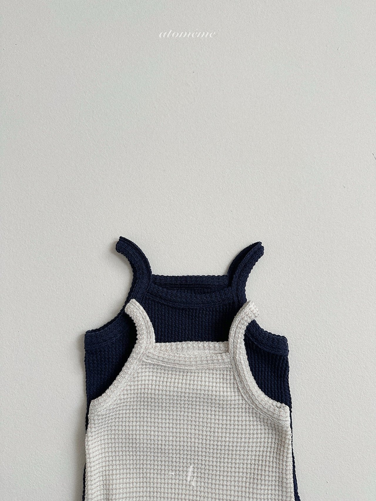 [atomeme] Nicole Sleeveless Tee / [아토메메] 니콜나시티