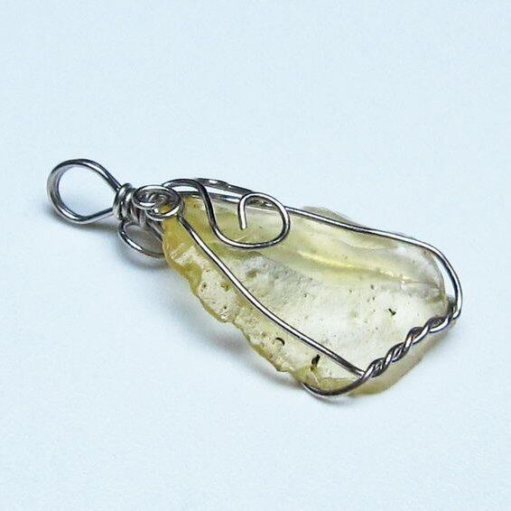 リビアングラス ペンダント 一点物 メール便可 112-13632