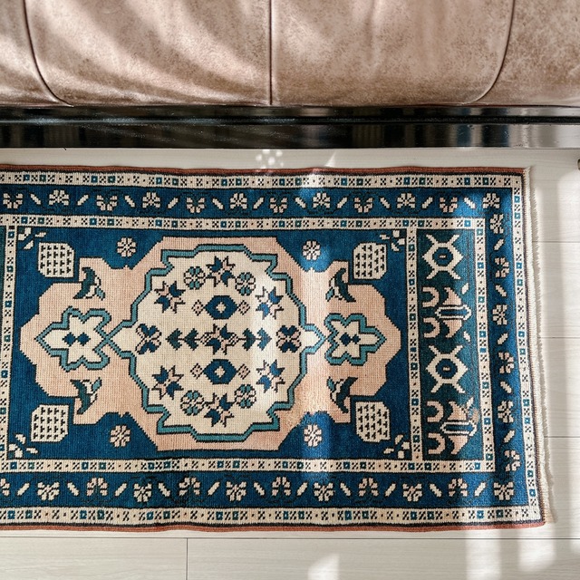 トルコ ヴィンテージラグ TR024 | クルシェヒル | 54cm × 99cm