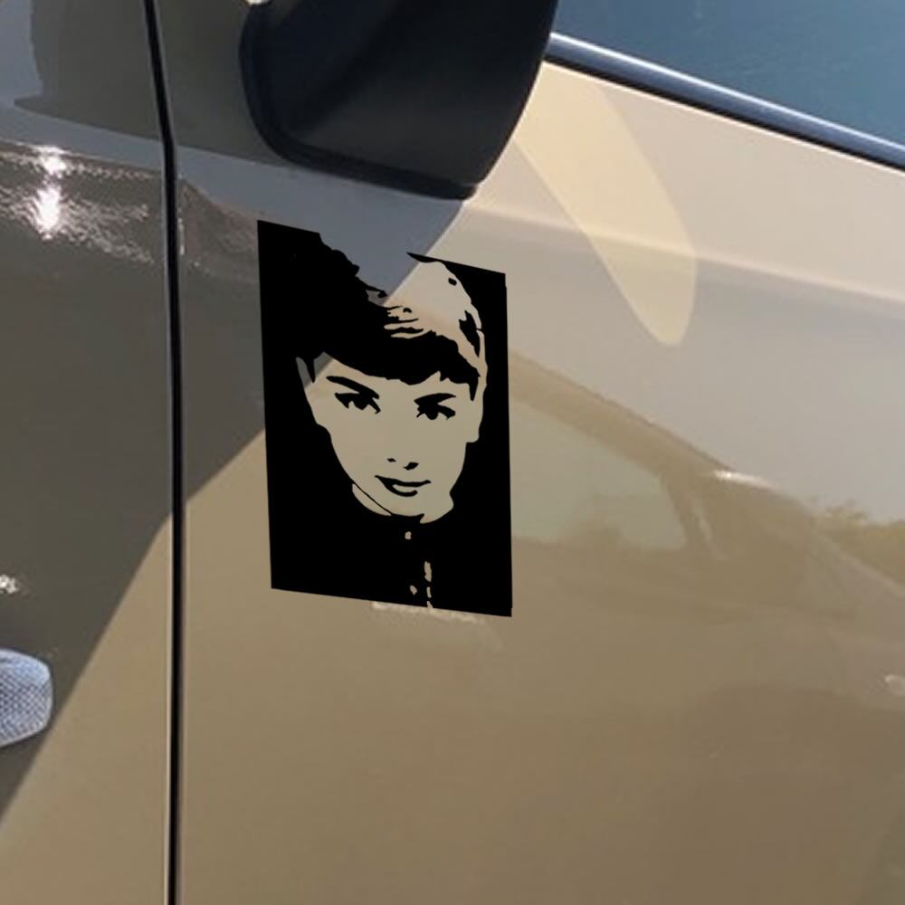 車 ステッカー オードリーヘップバーン 有名給油口 おもしろ バイク