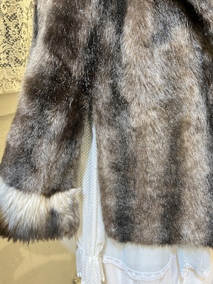 70's gray color faux fur cape