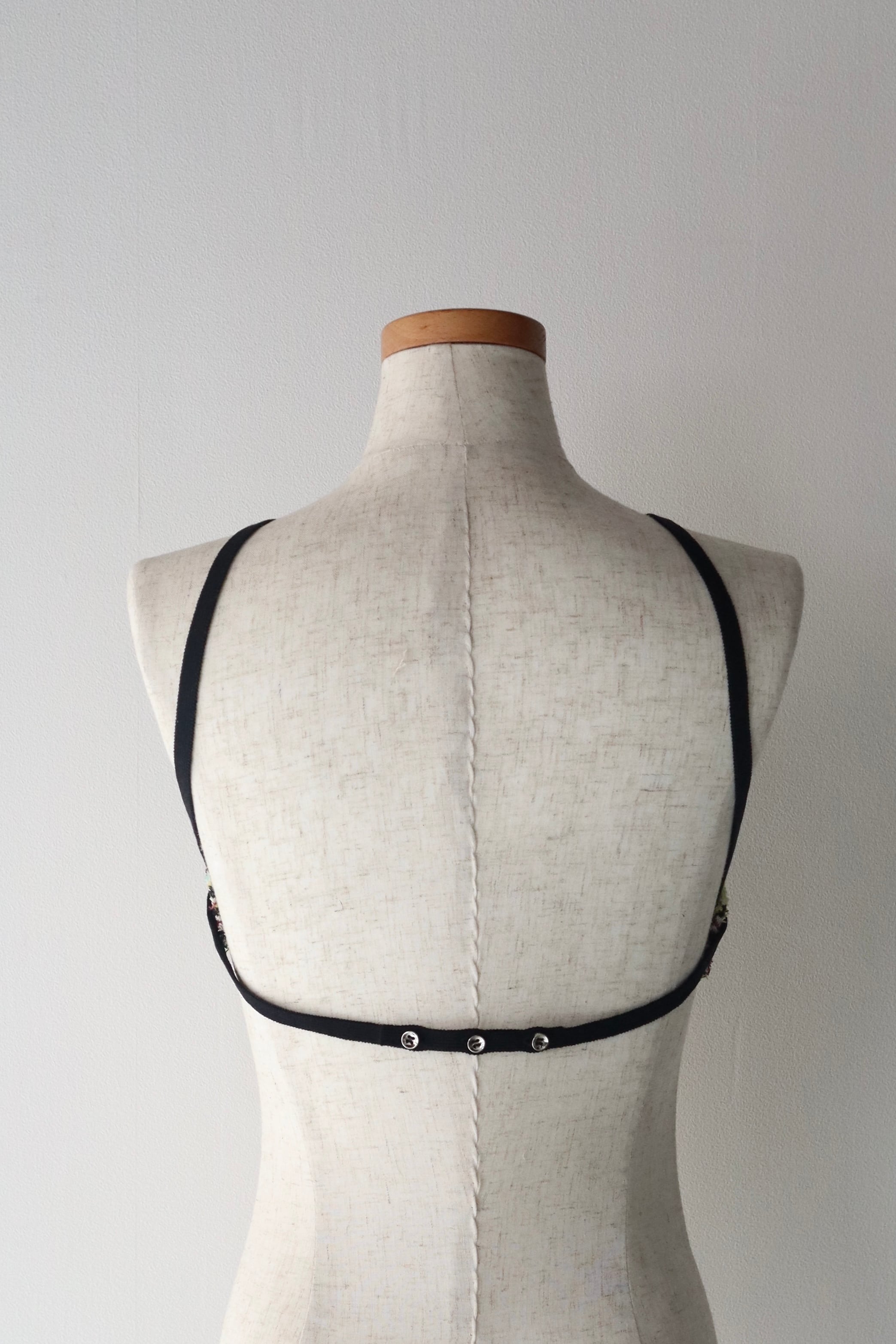 JUN MIKAMI】コンフェッティヤーントライアングルトップ | TOLMA.