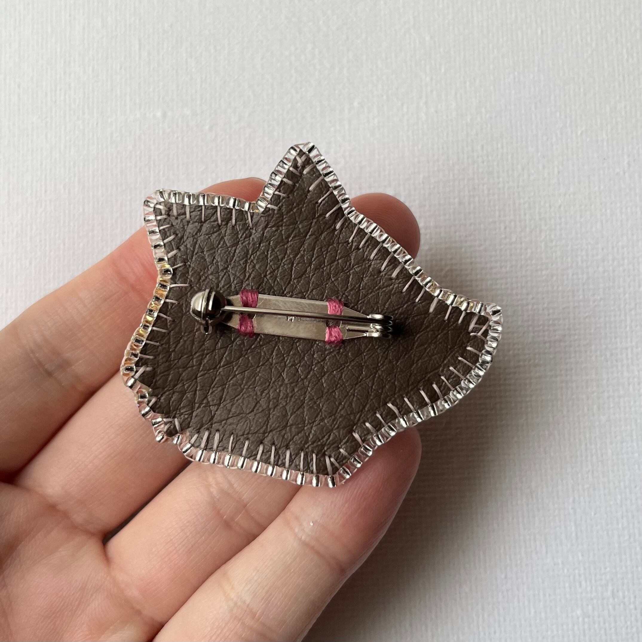 きつねのブローチ ビーズ刺繍 | ツダナカヤ