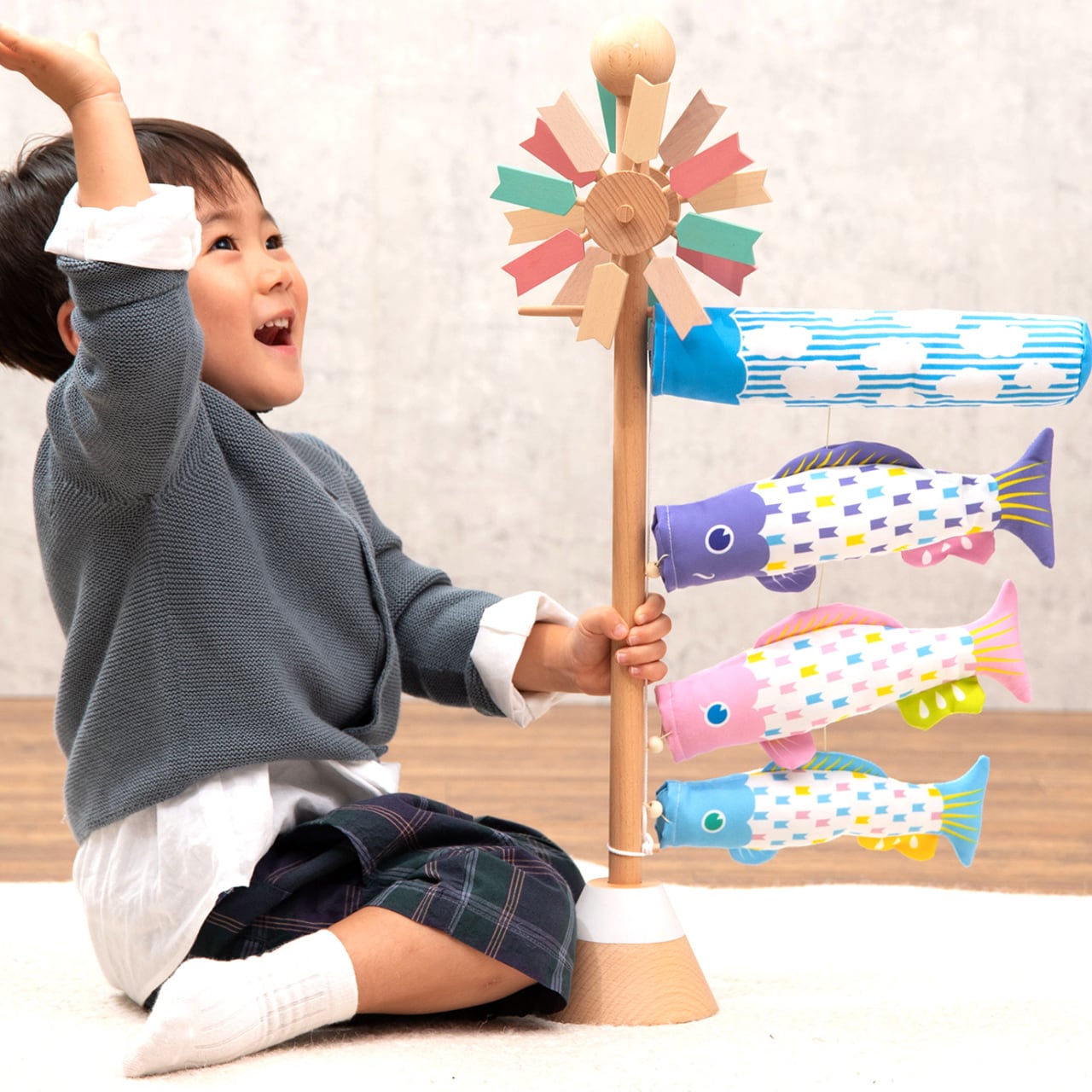 五月人形|コンパクト|おしゃれ|モダン|インテリア|プレミアム|こだわり|おすすめ|知育玩具《商品名》プーカの鯉のぼり ベビースタンド ソラ コード620-151