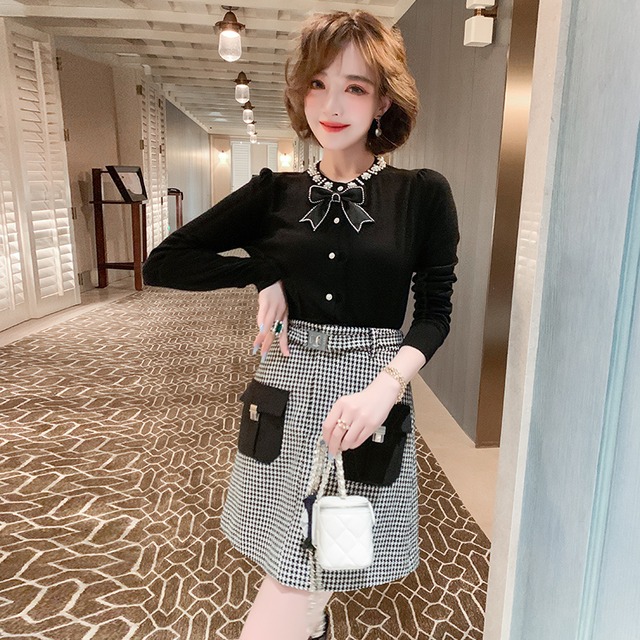 Flowerデザイン ラウンドネックブラウス スタンダードハイウェストウェストスカート オータム レトロ 秋物 Oネック フラワーデザイン MIUCO47249494929