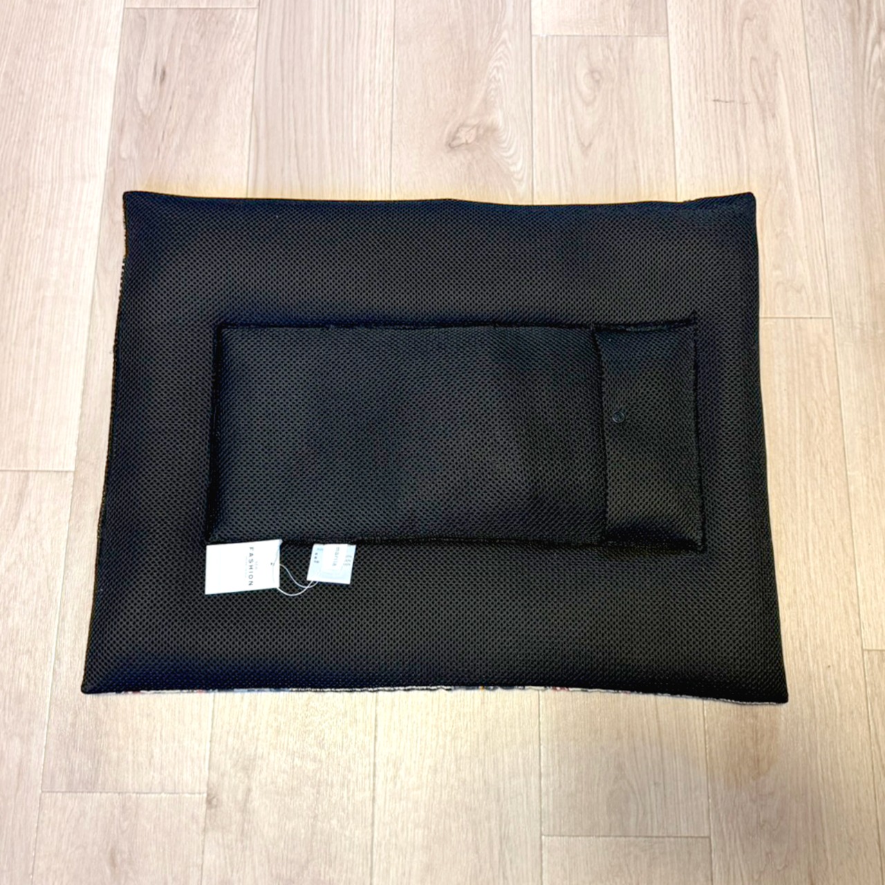 【冬の寒さ対策に！ホッカイロ が入る あったかメッシュマット,保冷剤付き】（モノトーンキャット）キャリーバッグの中にピッタリサイズ！ （専用保冷剤3個付き）※カイロは付いておりません