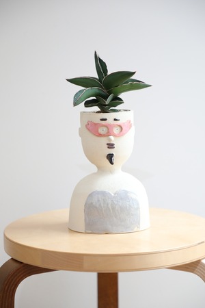 【人シリーズ/カズオ】陶芸作家 山中 正大×翠堂明 コラボ植木鉢