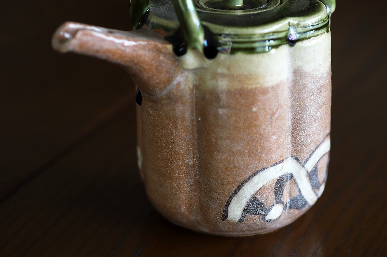 鳴海織部 輪花銚子 作・加藤二三男 工房・五平窯 美濃焼 | にっこう
