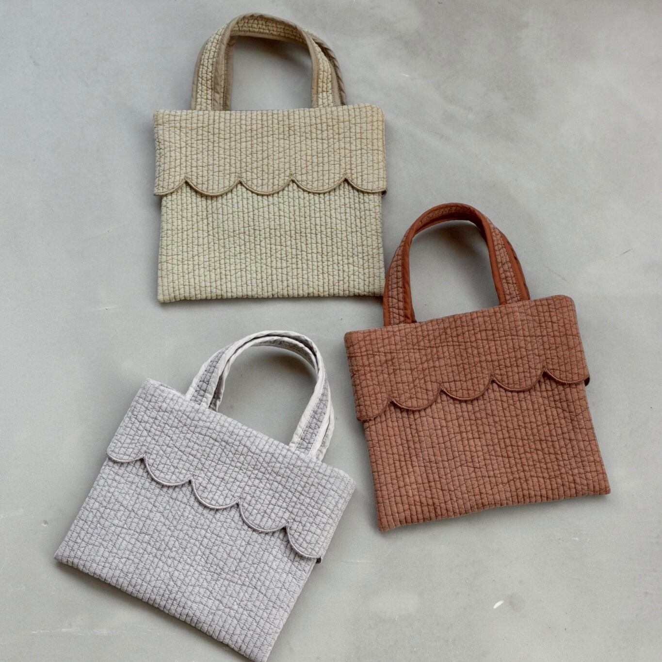 CONFOROBE MINI グレー conforobe スカラップヌビバッグ グレー Nubi