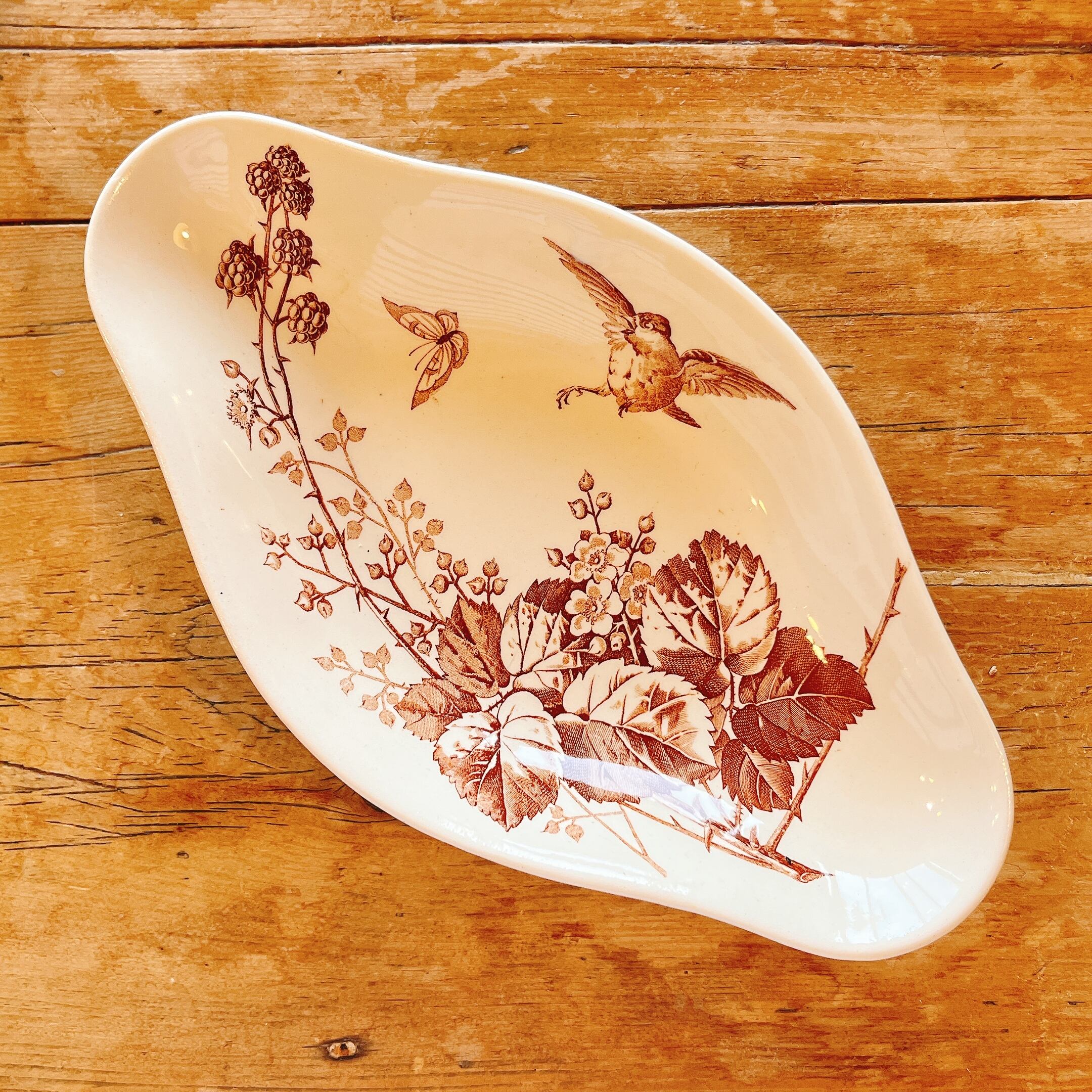 リュネビル KG Luneville 美しいベリーと鳥のラヴィエ リュネビル KG Luneville 美しいベリーと鳥のラヴィエ | gc.brocante