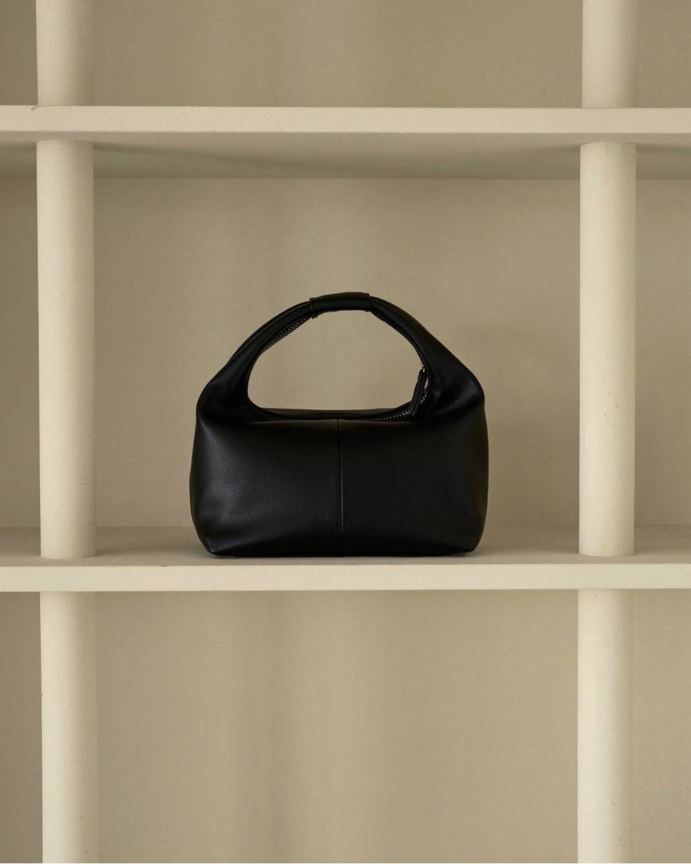 anuke【未使用に近い】Onehandle Leather Bag anuke(アンヌーク) Onehandle Leather Bag | サウスオレンジ｜メンズ