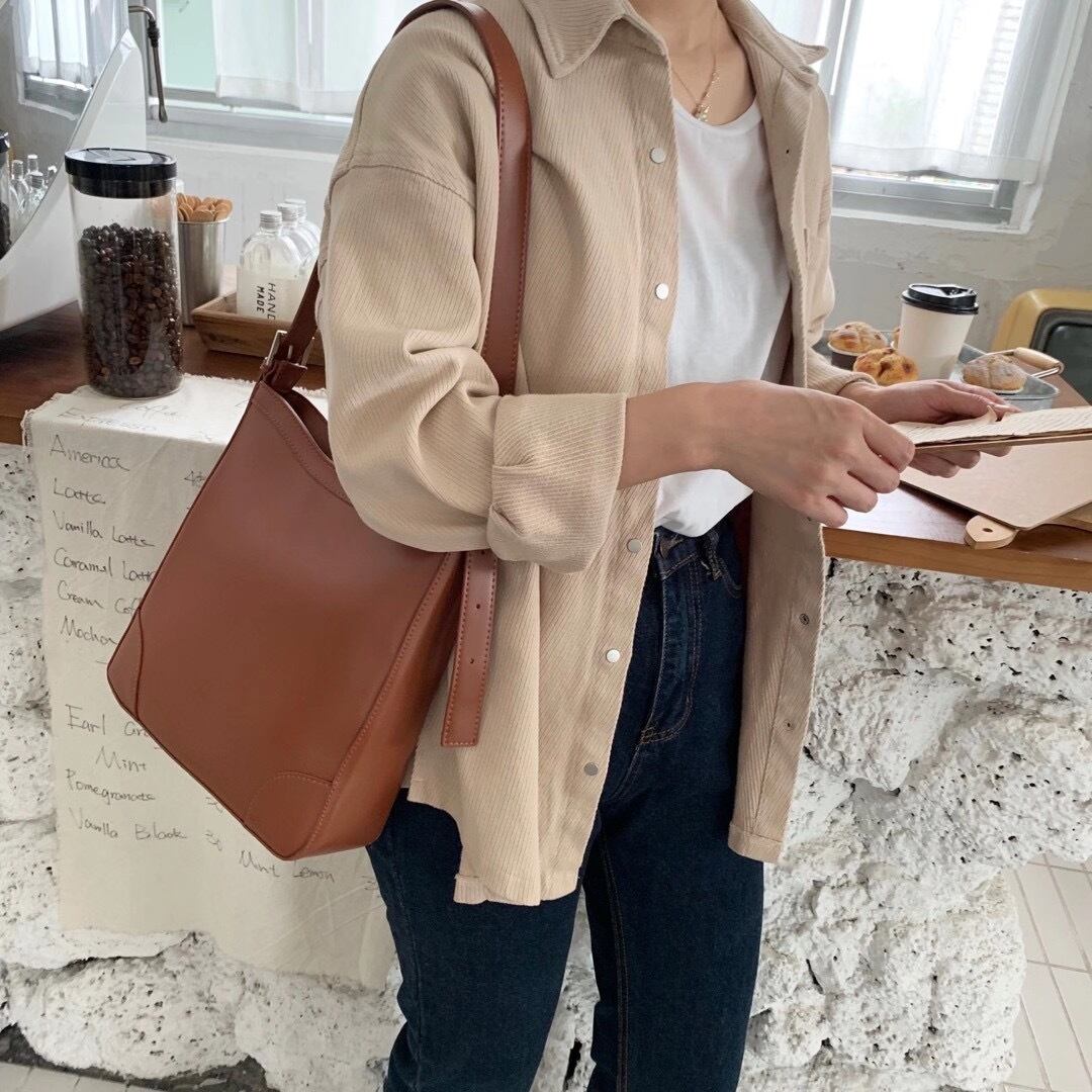 シンプルトートバッグ