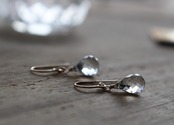 クォーツ<ブリオレットカット>のピアス(K14GF)