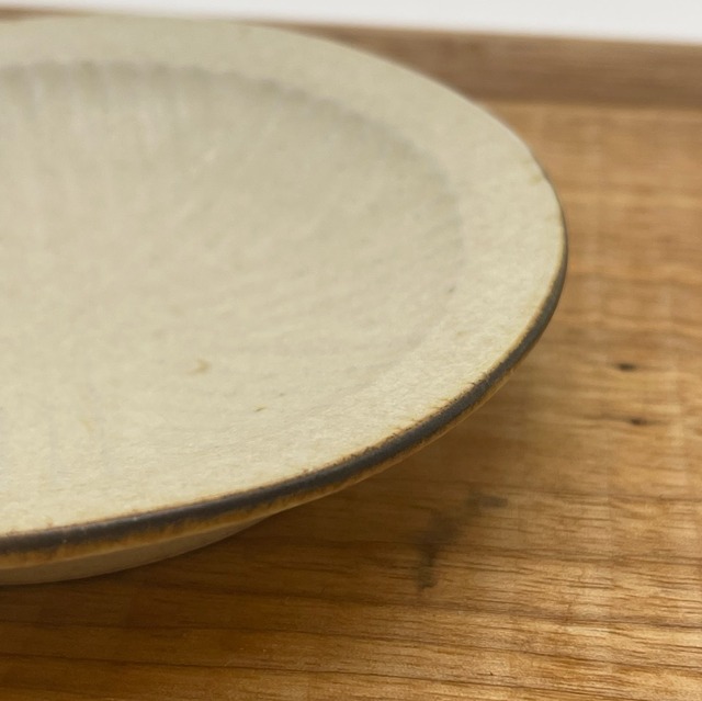 『沖本 東』石臼小皿　ｱｲﾎﾞﾘｰ　2022118010014