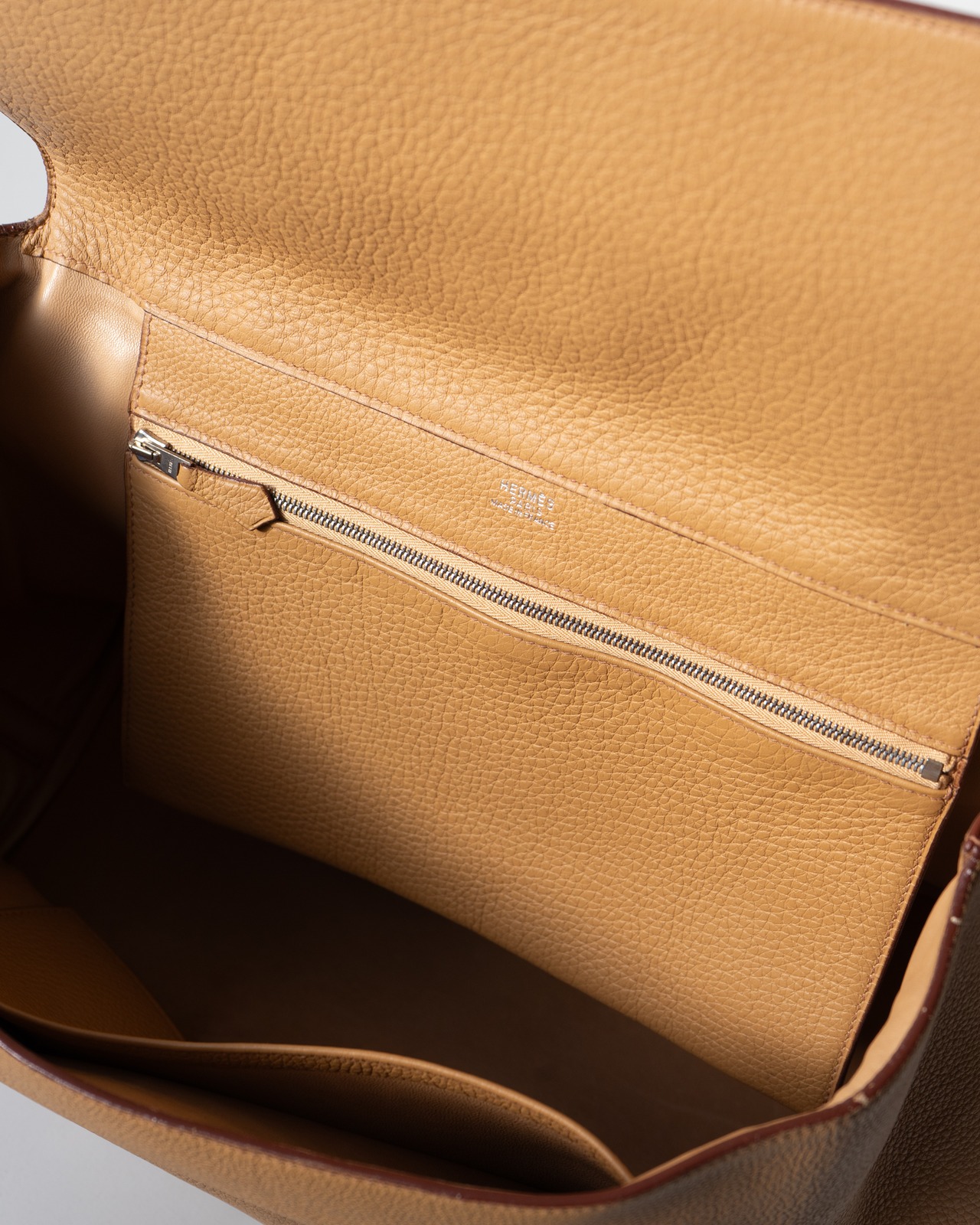 〈Hermès by martin margiela〉Initial Veau Gulliver Leather Bag