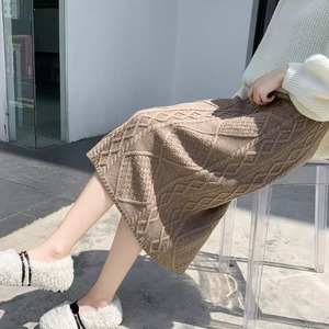 【送料無料】 ロングスカート 4色 リブニット 冬 ひざ丈 マキシ丈 フレア Aライン 厚手 あったか かわいい 大人可愛い きれいめ シンプル カジュアル 大人 上品 おしゃれ お洒落 こなれ感 コンサバ系 ラフ 抜け感 30代 40代 レディース 女性用 ママ服 デート お出かけ お呼ばれ 休日 アウトドア お茶会 女子会 授業参観 誕生日会 着回し 普段使い ファッション コーデ スタイル 楽ちん 暖かい 体型カバー 美脚 脚長 定番 着痩せ 垢抜け 大人カラー 秋カラー ニュアンスカラー