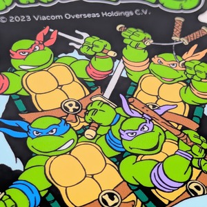 送料無料!!【 DIE-CUT STICKER / ダイカットステッカー】『 Teenage Mutant Ninja Turtles / タートルズ 』メンバー集合 TMNT / ステッカー / シール 〚アメリカン雑貨 アメトイ〛