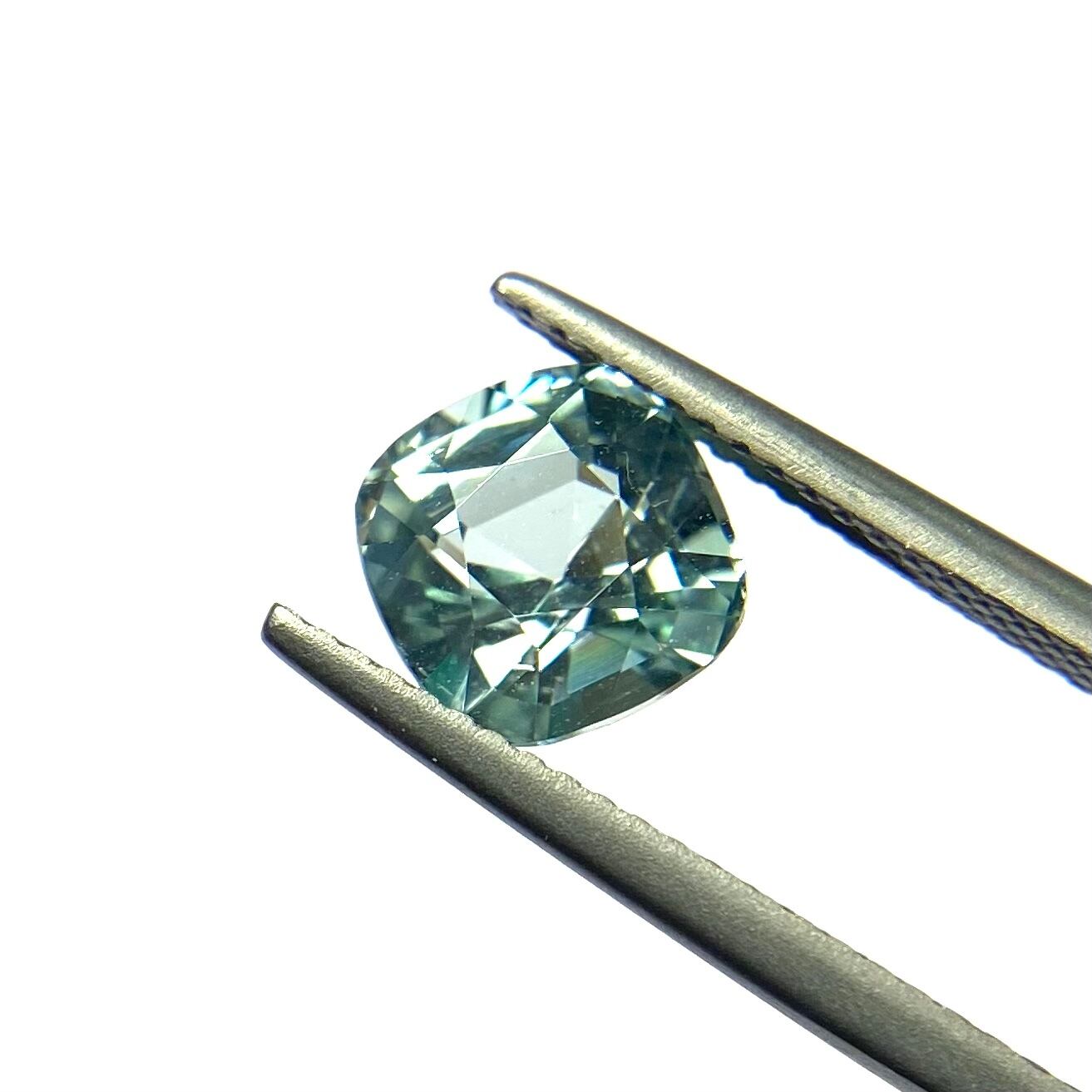 クールなアイスブルートルマリン