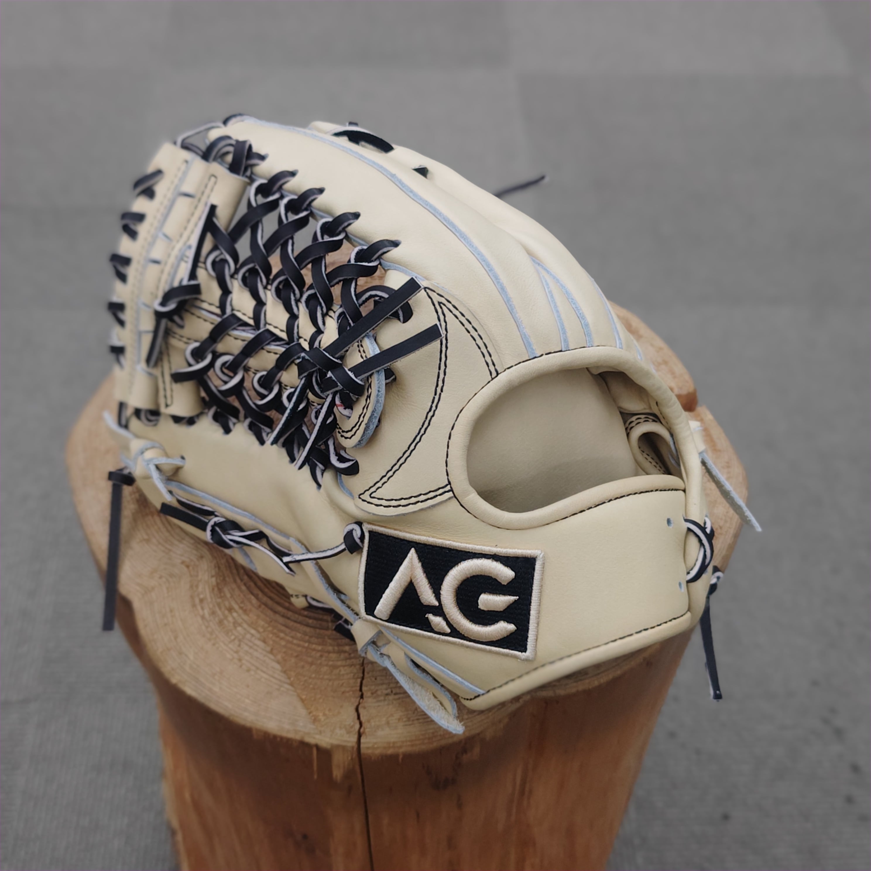 型付け済み AG 特殊重心グローブ 左投げ用 硬式 外野用 G004 型付け済み AG 特殊重心グローブ 左投げ用 硬式 外野用 G004