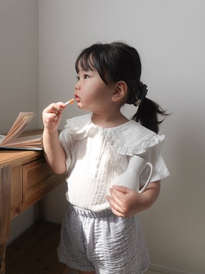 frill collar T
