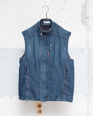 “Levi’s ENGINEERED JEANS” denim padded vest / articulated panel design / Made in TUNISIA