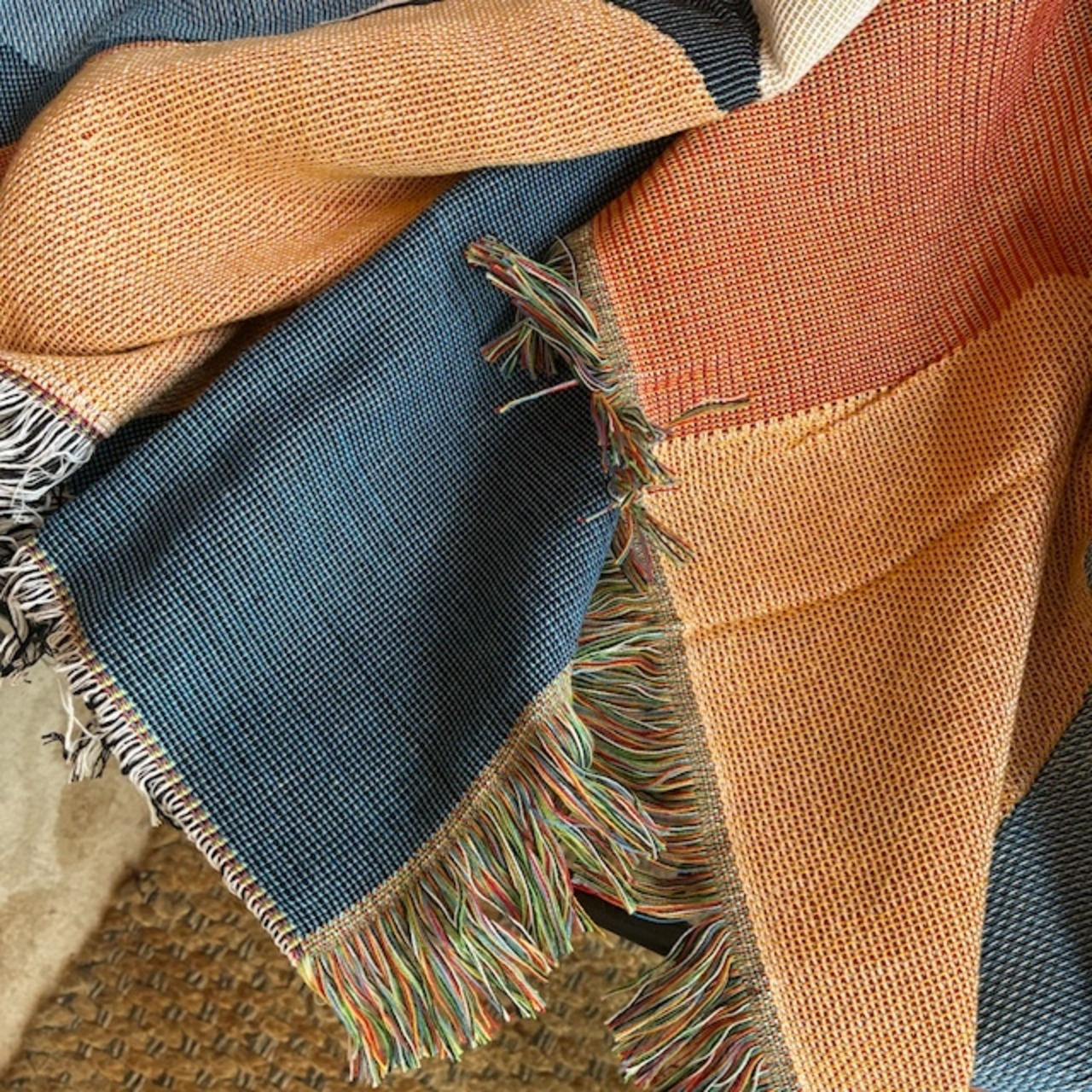 TOPANGA Homefurnishing Mod mosaic throwket　モッドモザイクスローケット　130×180cm　ブルー　オレンジ　アイボリー　ミッドセンチュリー　モダン　ジオメトリック　幾何学模様　ソファカバー　ベッドカバー　ブランケット　カーテン