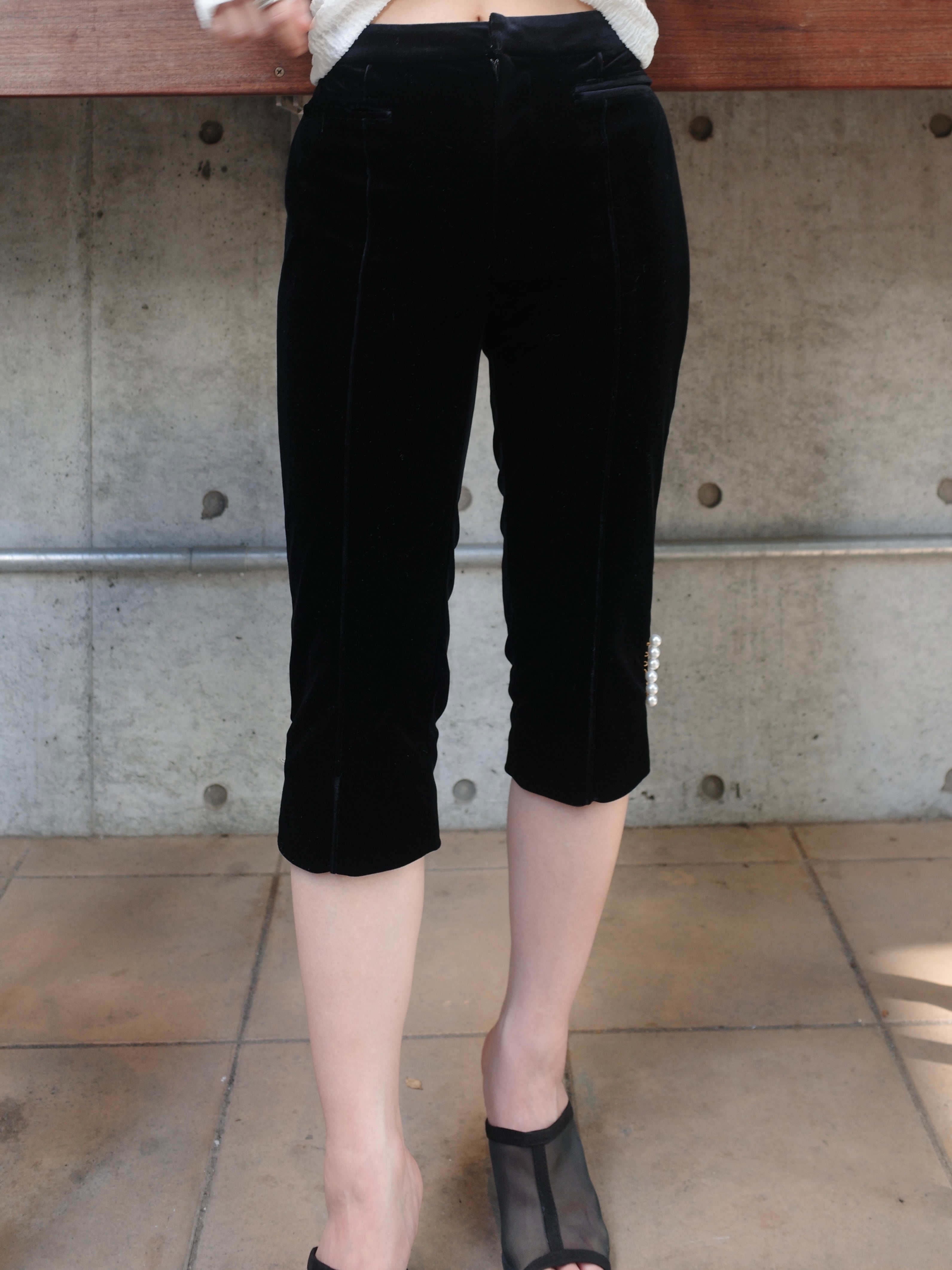 【予約】pearl velours capri pants / black (10月下旬発送予定)