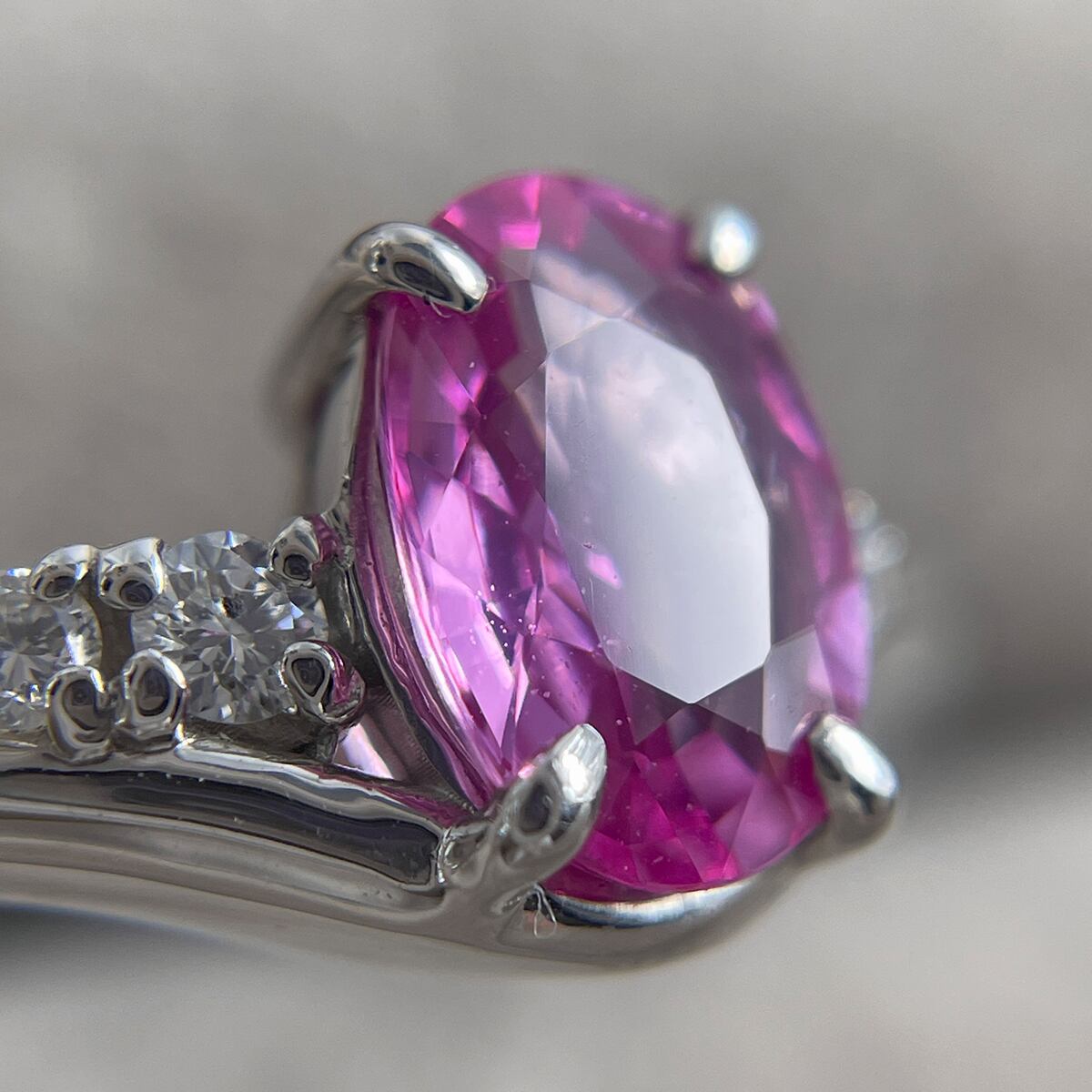 Pt900 天然ピンクサファイア 0.78ct ダイヤ 0.05ct リング Pt900 天然ピンクサファイア 0.78ct ダイヤ 0.05ct リング