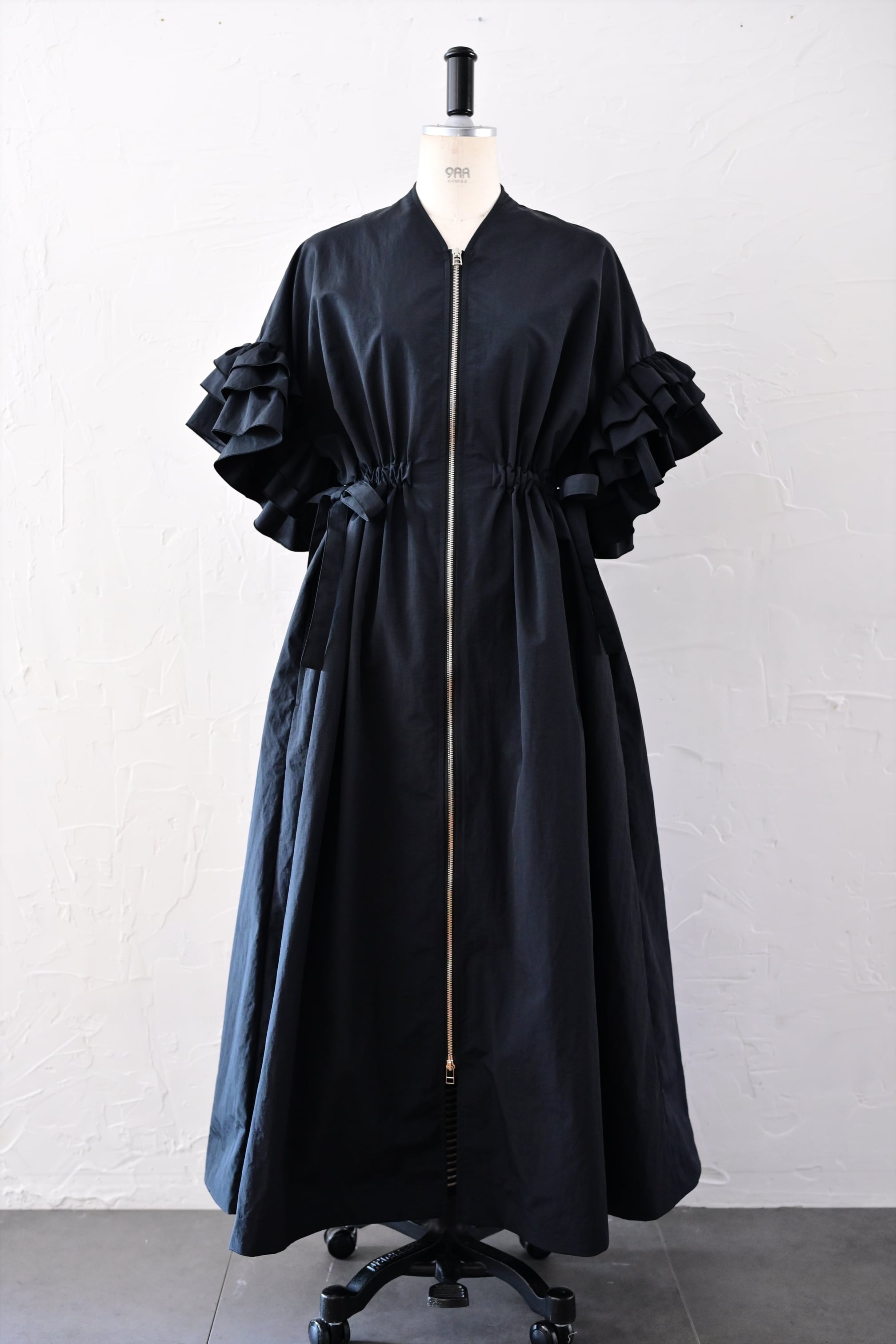 ZIP DRESS / BLACK（ジップドレス/ブラック） | MASAHIRO OKUNO