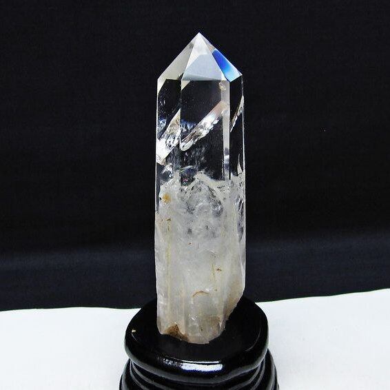 水晶 六角柱 虹入り 水晶 ポイント 台座付属 置物 原石 一点物 152-4516