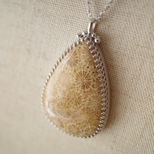 Fossil Coral Pendant (pear) silver925