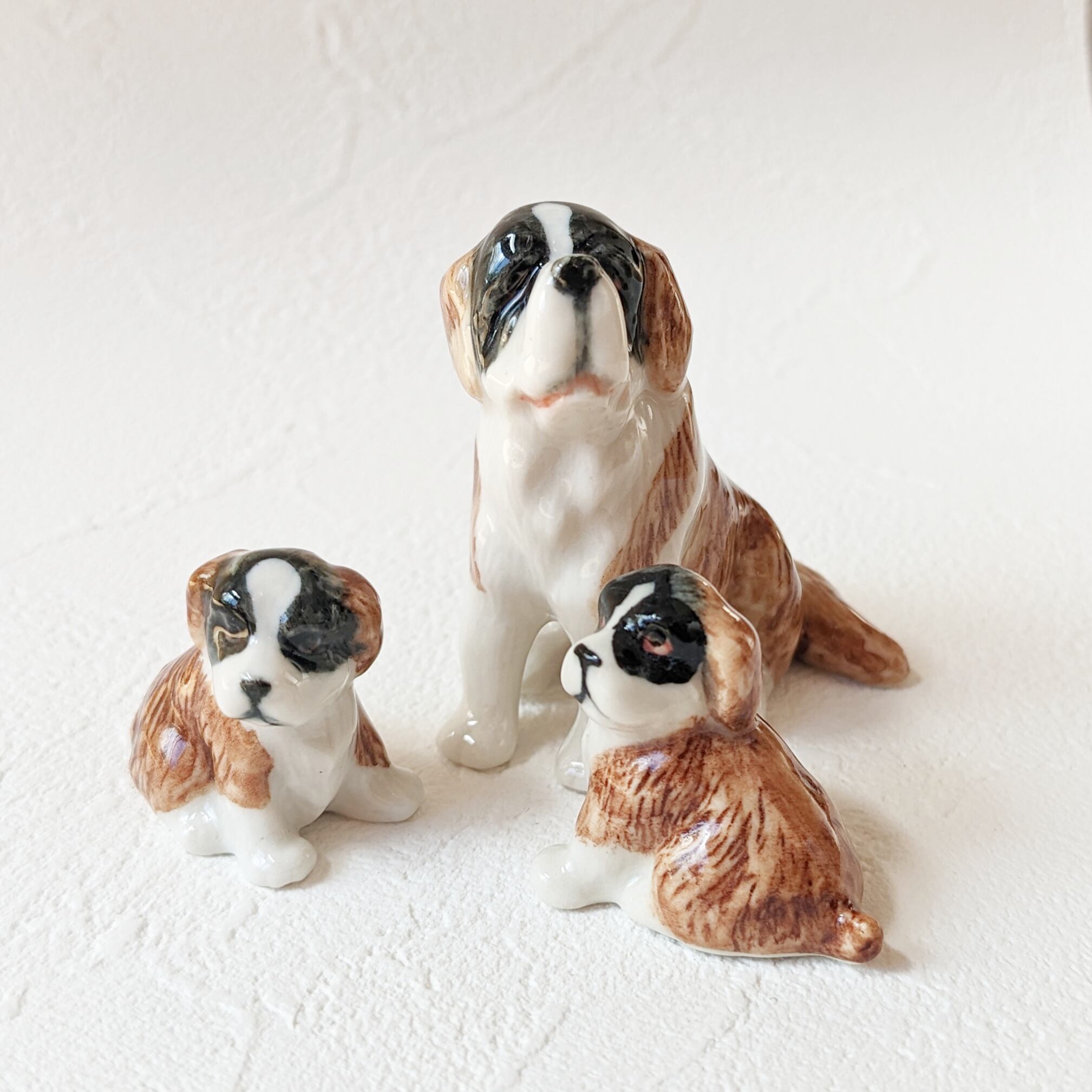 ミニチュア陶器】 Saint bernard family~①~ hitotonari -animal collecter's shop-