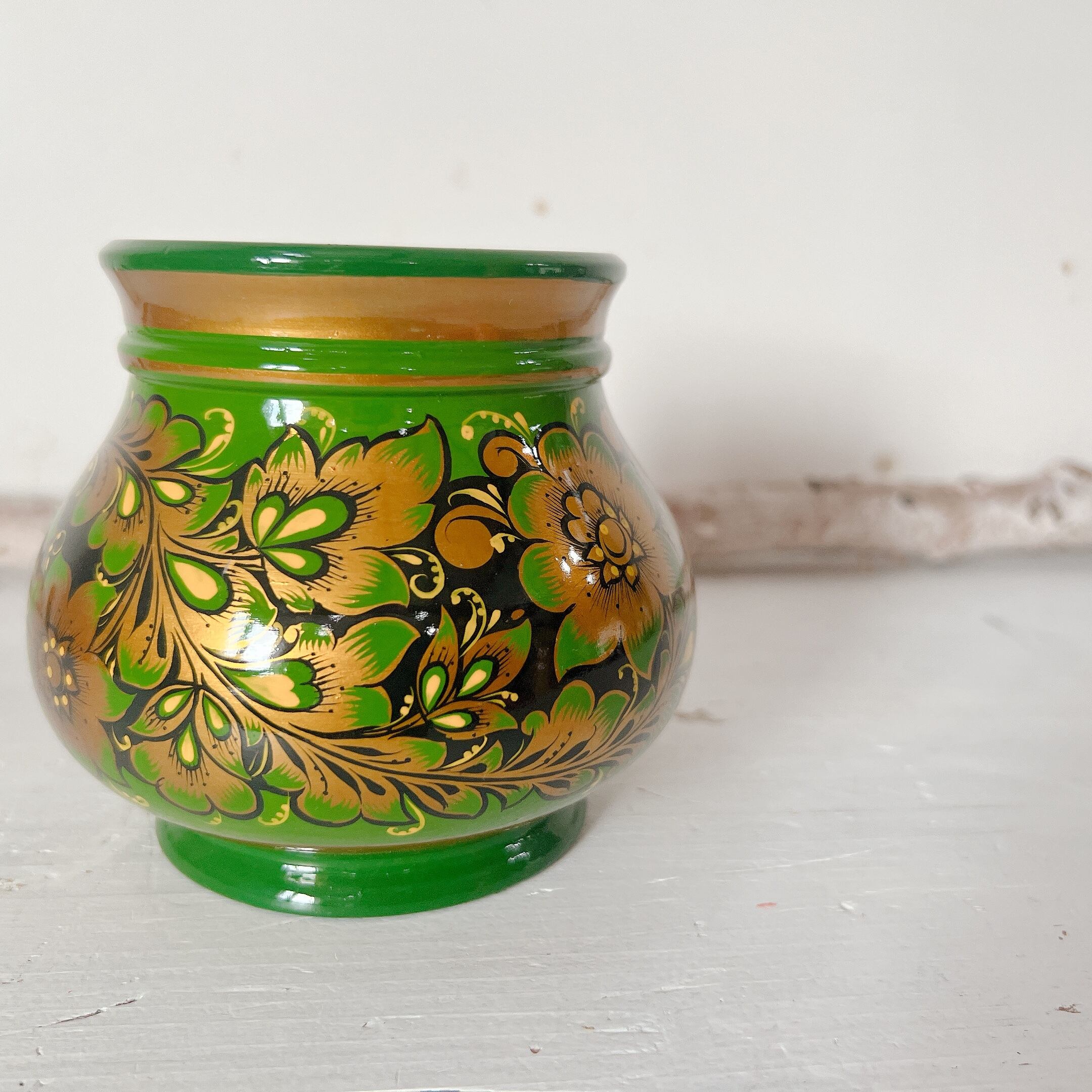 ロシア伝統工芸「ホフロマ塗り」緑の壺 HH01 | yarumaruka