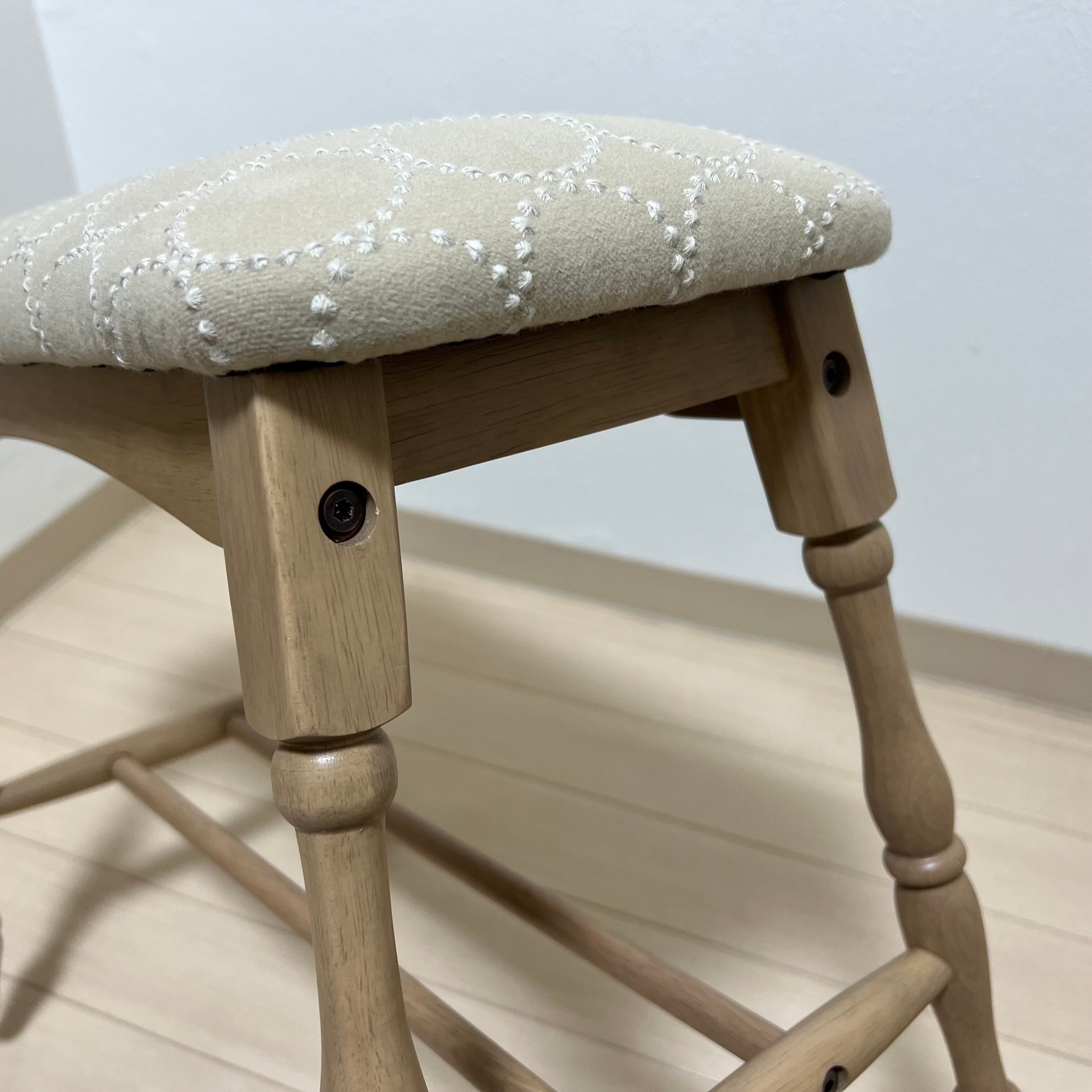 ミナペルホネン dop タンバリン 角脚 スツール 【エクリュ】 スタッキング