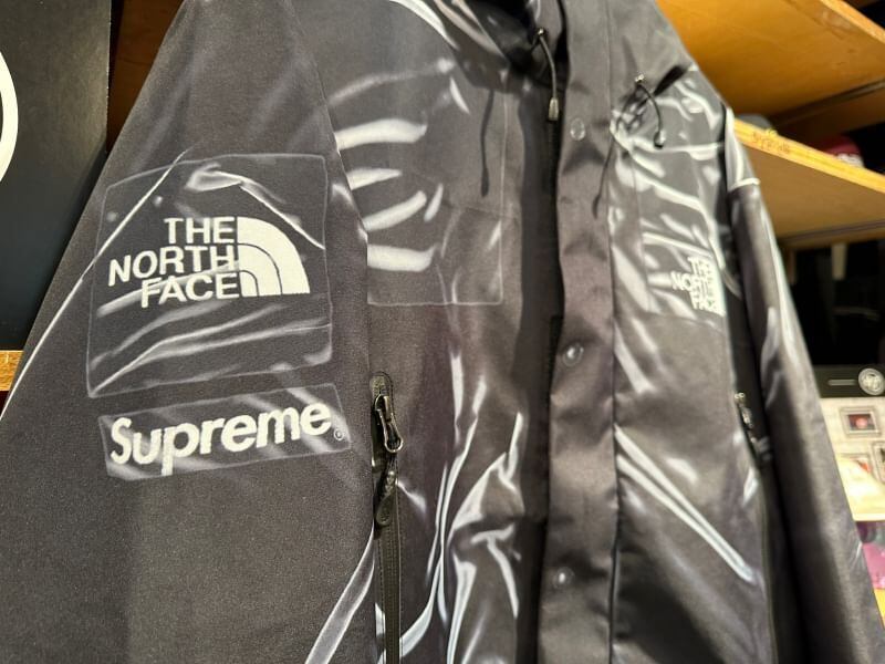 Supreme × THE NORTH FACE Trompe L'oeil Printed Taped Seam Shell