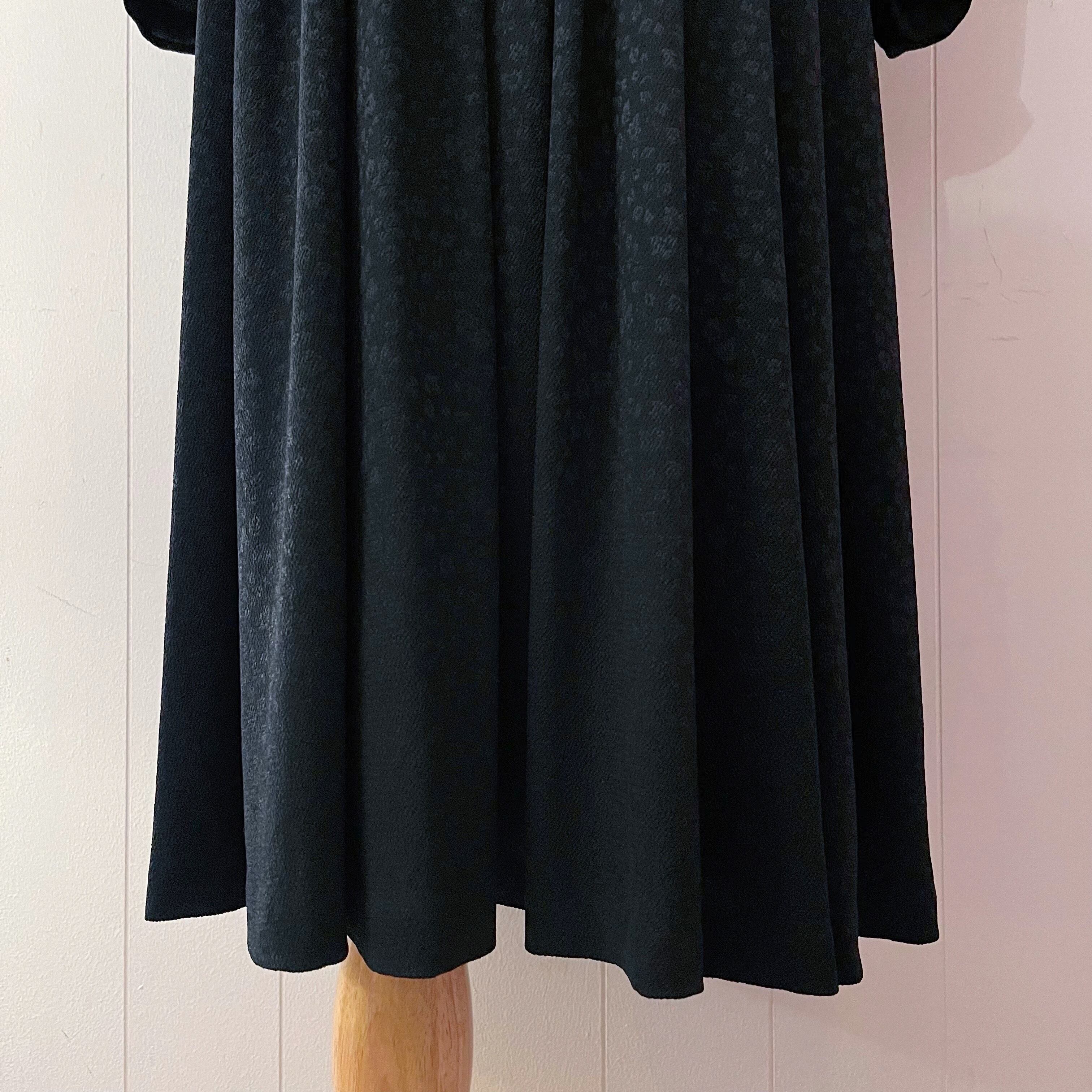 black mini flower separate one-piece