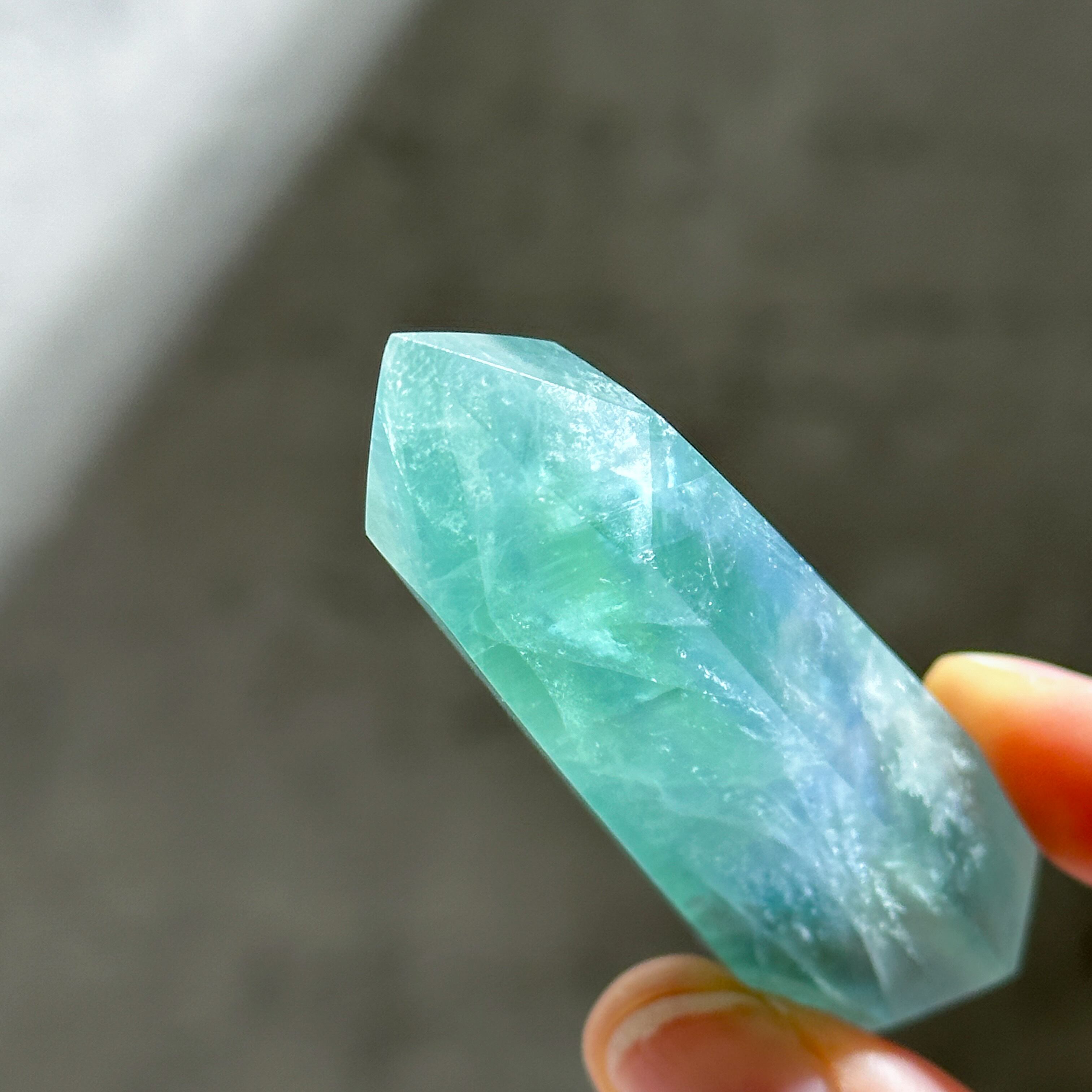 ブルー、グリーンフローライト タワー型13◇ Rainbow Fluorite