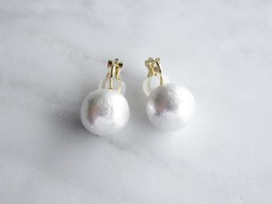 cotton pearl earring