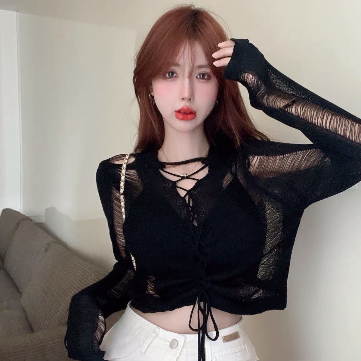 アニュアンス 完売 新品未使用タグ付き オフショルダーバルーンキャミソール 黒 anuans（アニュアンス）の「オフショルダーバルーンキャミソール