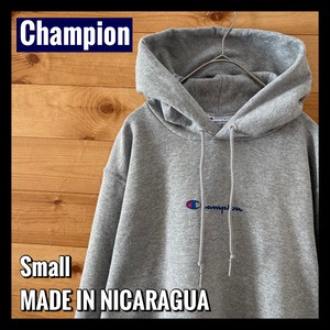 【champion】ワンポイント ブランドロゴ スウェットパーカー フーディ Sサイズ US古着