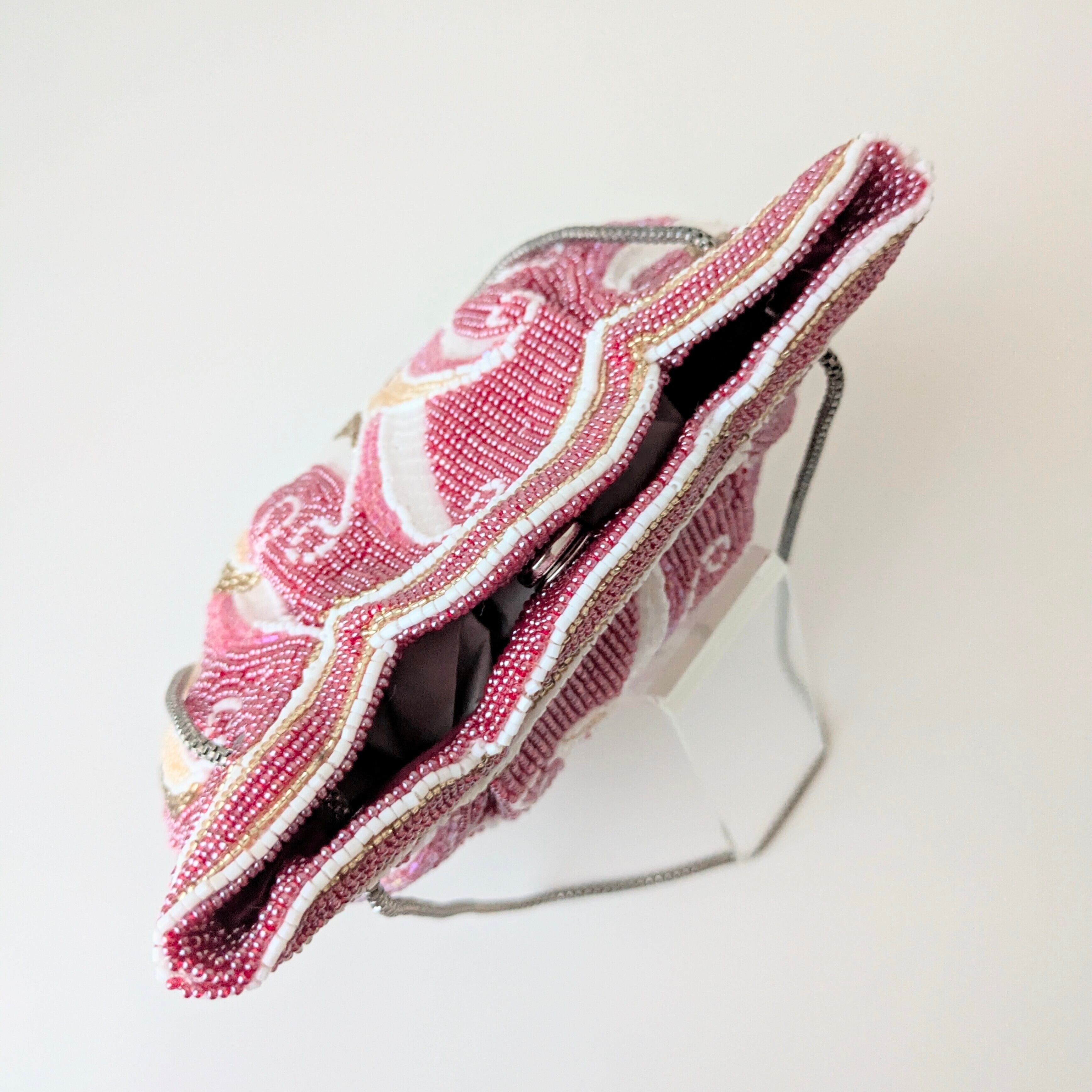 総ビーズヴィンテージクラッチバッグ　レトロパーティーバッグ　ピンク系 Vintage】ビーズ刺繍バッグ ピンク チューリップ型 パーティーバッグ