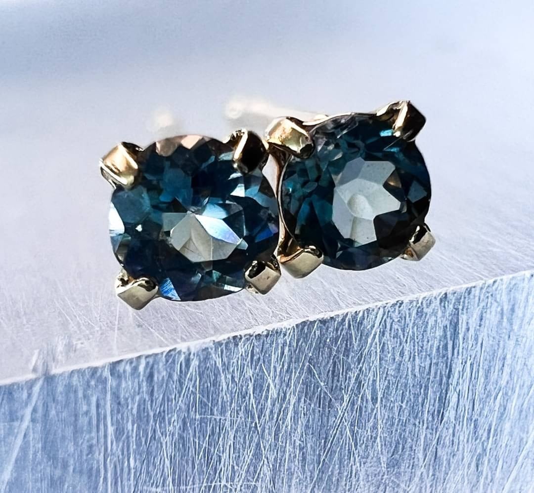 K18YG ピーコックタンザナイトピアス 0.20ct | PAY ID