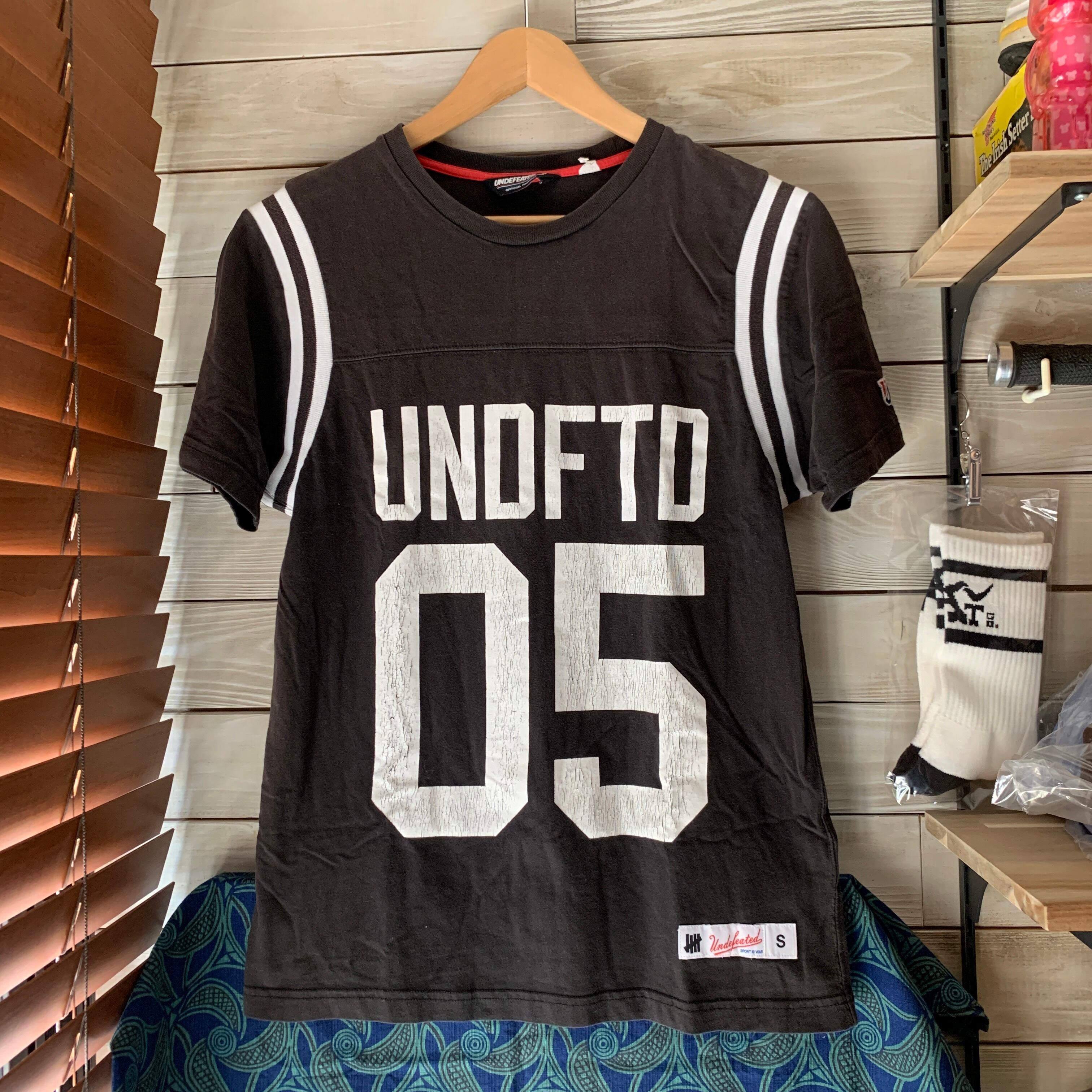 UNDEFEATED ティシャツ